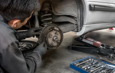 روش تعویض لنت ترمز عقب پژو 405؛ آموزش مرحله‌به‌مرحله تعویض لنت چرخ عقب